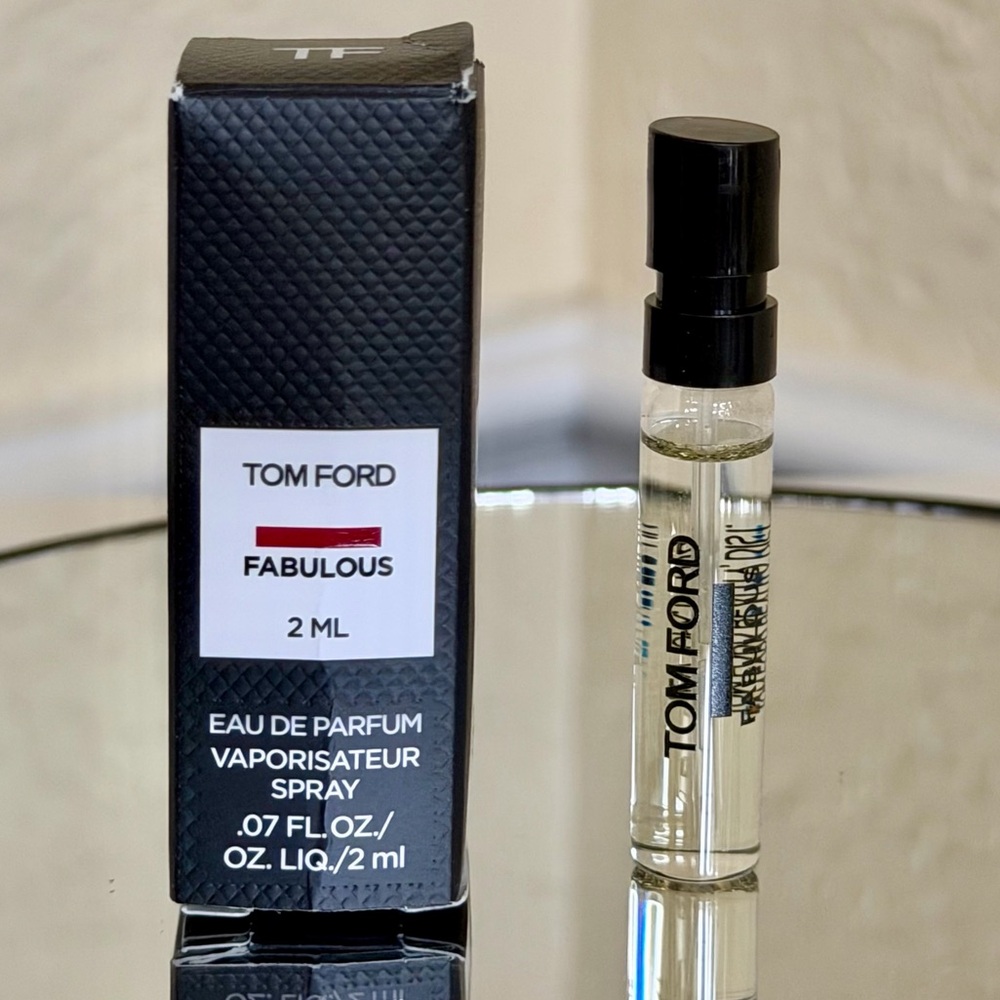 Tom Ford Fucking Fabulous NIB Unisex Spray Deluxe Sample 2ml - Picture 2 of 7